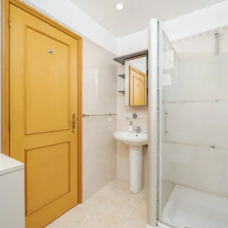 펜션 Jpl - Preces Residential 카메라데로보스